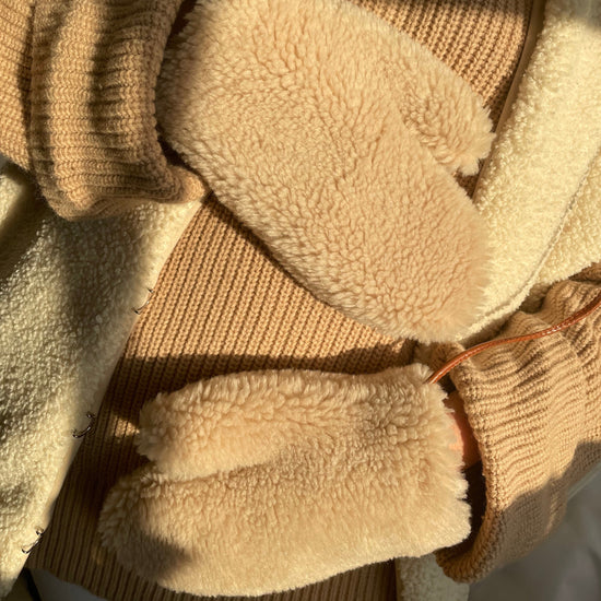 Teddy Mittens | Beige / Cream | Made with genuine Lamb Shearling