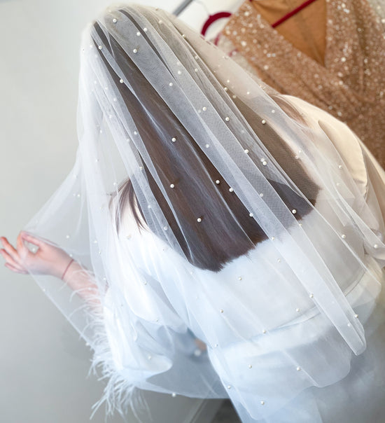 Romantic Short Pearl Wedding Veil | Bridal